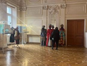 До 105-річчя в Театрі Франка проходить ретроспективна виставка